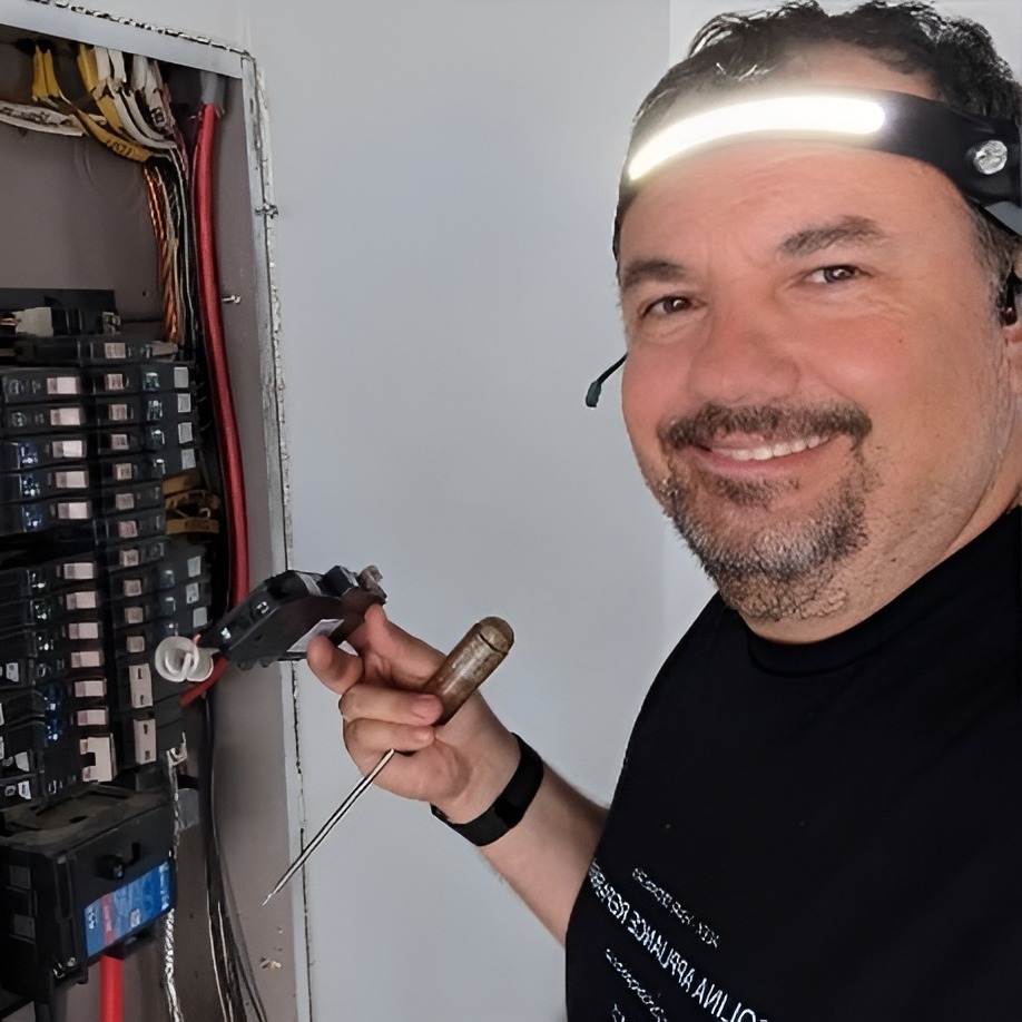 Carolina Appliance Repairman  | Alex Atamanskiy